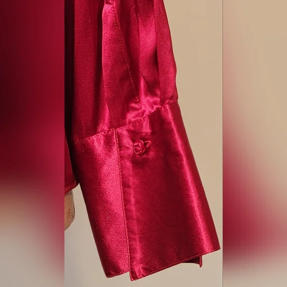 Charter Club silk red long-sleeved shirt.Size 18W. Cloth covered buttons. Pleats - Picture 4 of 5